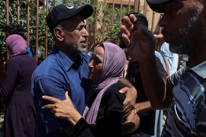 Israel mata nove em Gaza, incluindo criança, em ataques no bairro de Sabra
