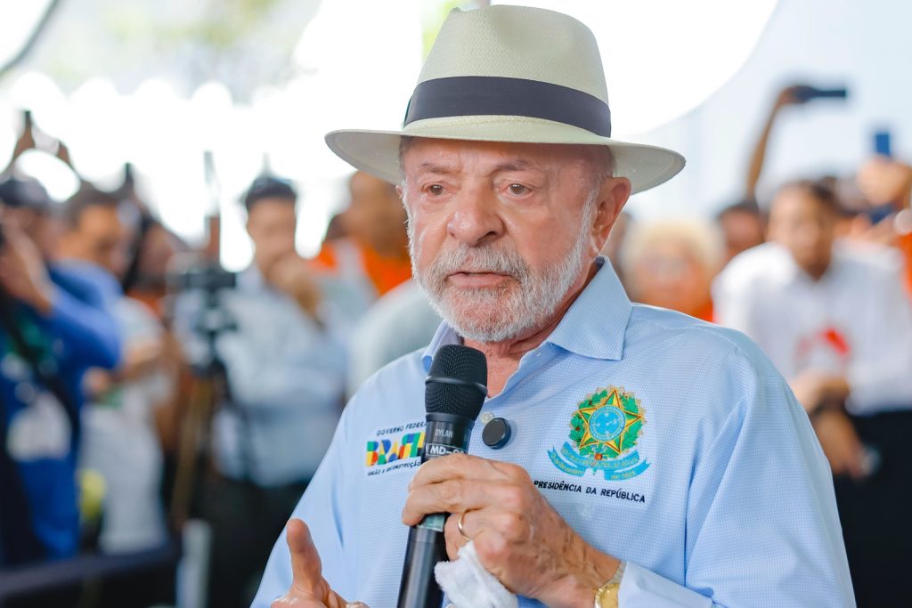 Lula articula chapa do PT em SP com foco em vagas no Senado