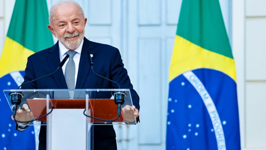 Lula celebra acordo entre EUA e Irã que pode encerrar guerra no Oriente Médio