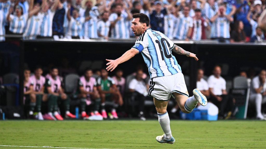 Messi chora após gol e revela: ‘Passei por dias difíceis’