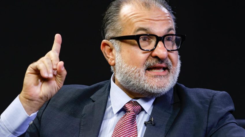 Ministro cobra transparência do BC e compara com Fed americano
