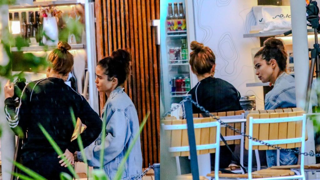 Nanda Costa e diretora trocam beijo em foto e agitam redes sociais