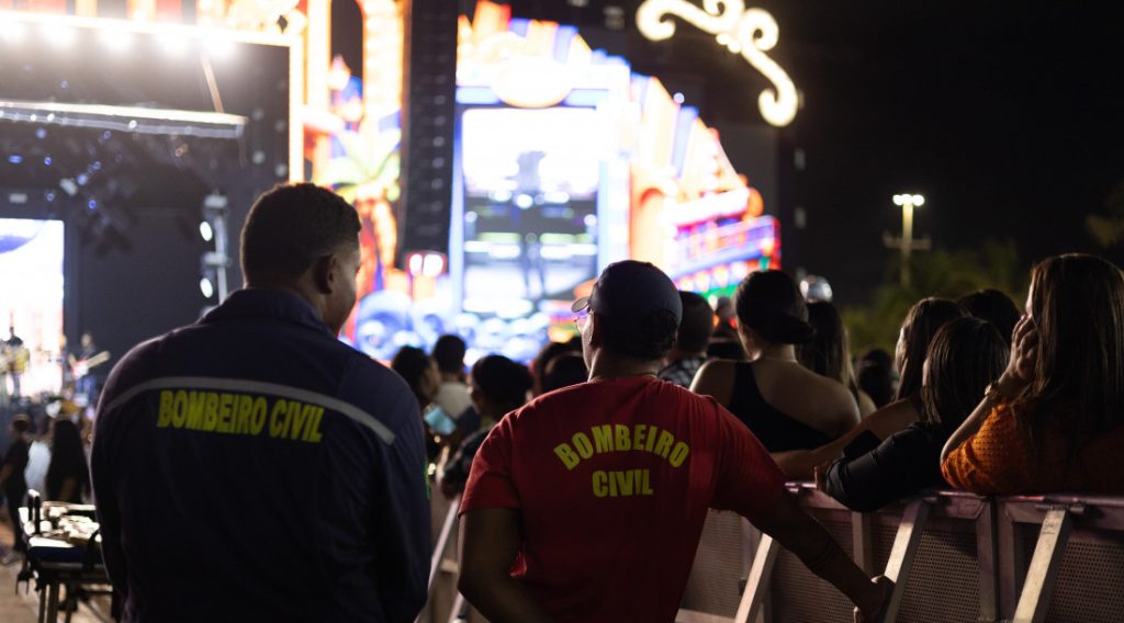 Nos bastidores dos festejos juninos, equipes dedicam dias inteiros para garantir o espetáculo