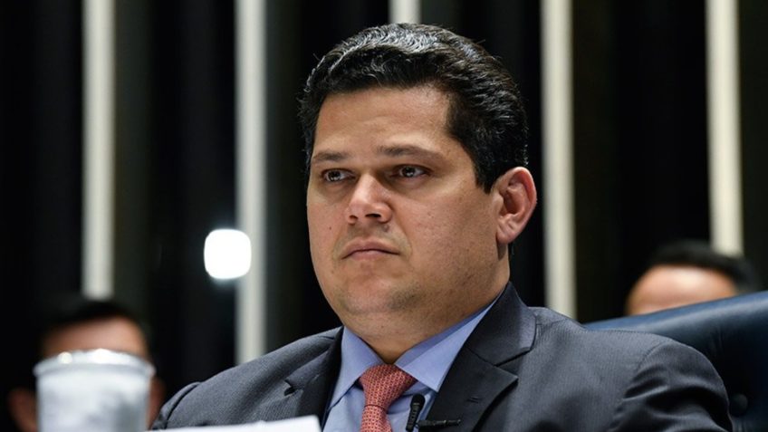 PEC da aposentadoria especial para agentes de saúde vai a voto no Senado