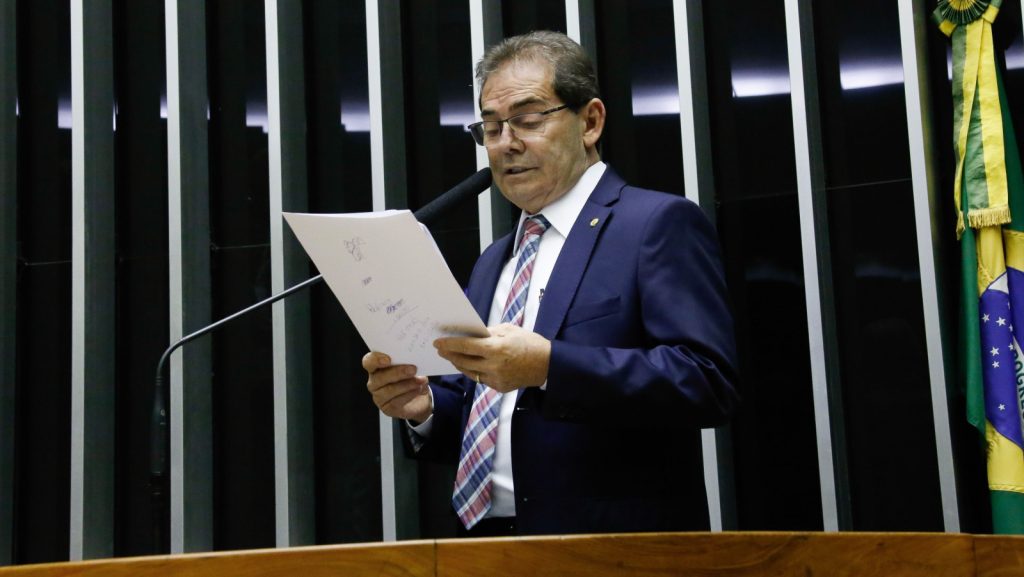 PEC das aposentadorias pode custar R$ 28 bi à União