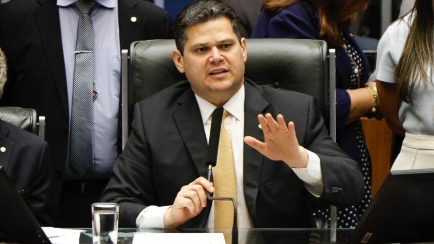 PEC do Fim da Escala 6 X 1 está parada com pouco avanço no Senado