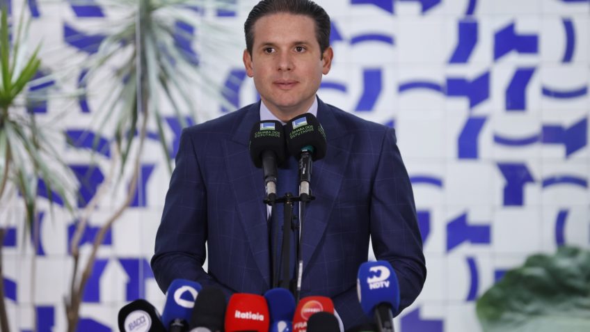 PF investiga hotel de luxo pago por banqueiro para presidente da Câmara