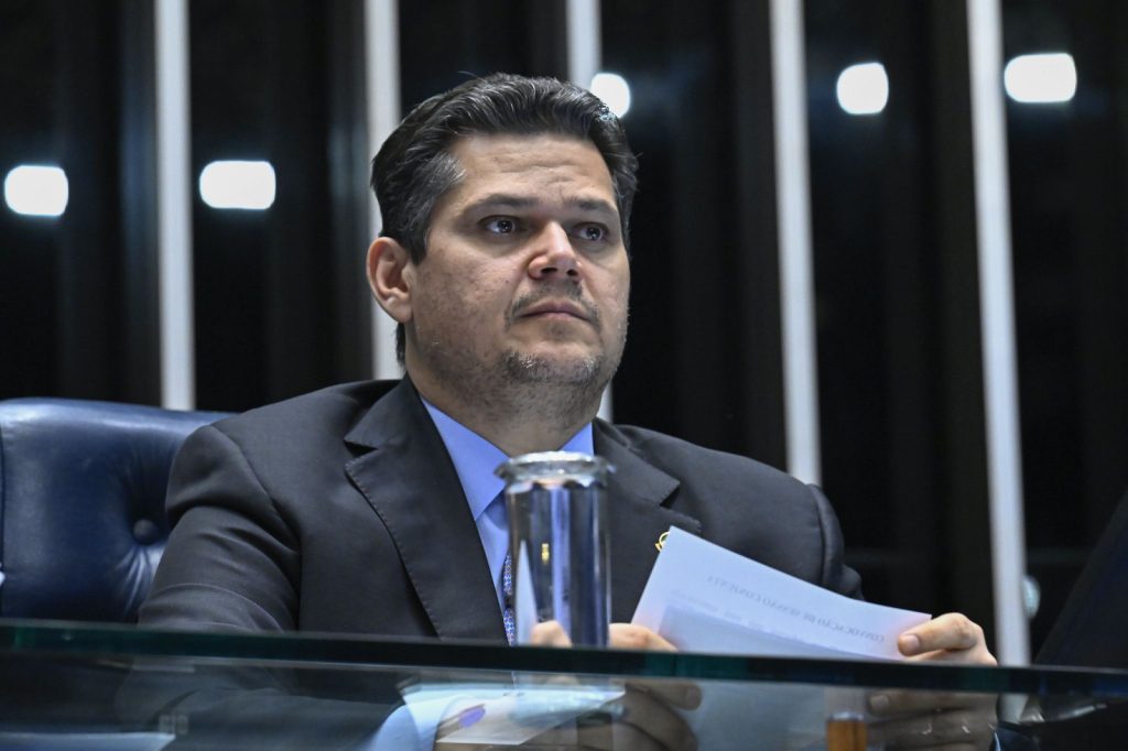 PF mira líder do governo no Senado em operação sobre ‘Emenda Master’