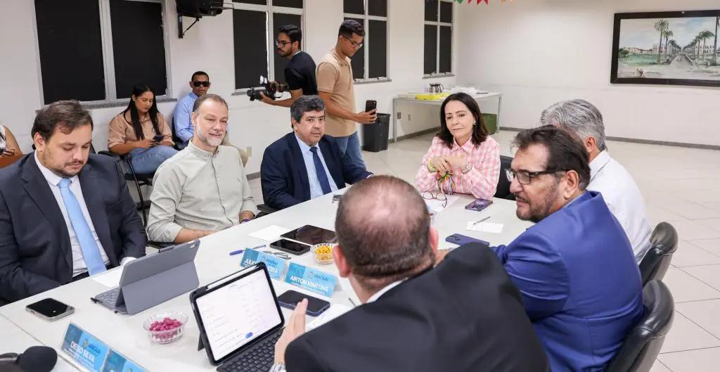 Consórcio de Transporte aprova ordens de serviço para licitação anulada; prefeita Emília vota contra