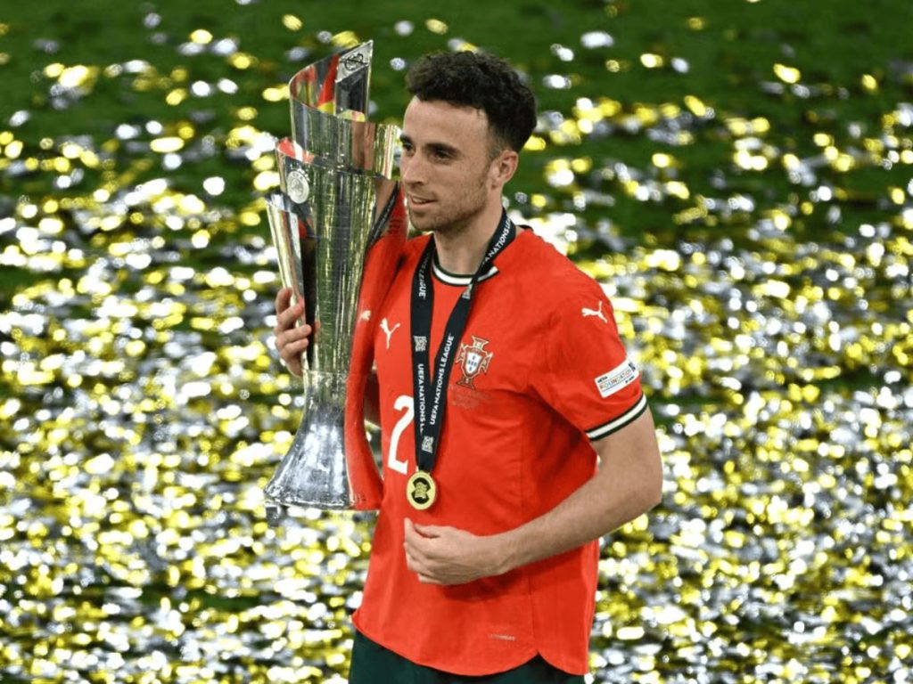 Portugal entra em campo com pulseiras em homenagem a Diogo Jota na Copa