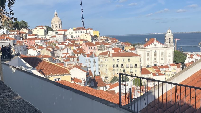Portugal fecha brecha para imigrantes estudantes que entraram como turistas