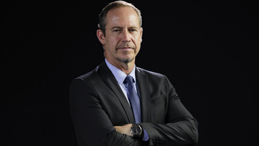 Pré-candidato ao GDF promete acabar com crise na saúde e escândalo do BRB