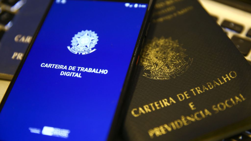 Produtividade do Brasil cai 0,5% com debate sobre fim da escala 6×1
