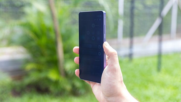 Samsung pode lançar tela antiespião nos modelos S27 Pro e Ultra em 2027