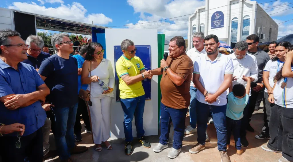 Governo entrega restauração das SE-170 e SE-339 e amplia mobilidade no médio e alto sertão