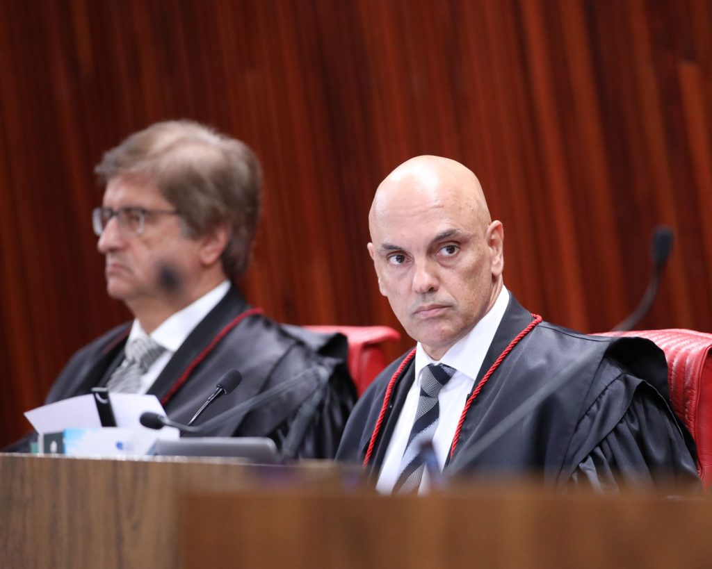 STF deve decidir se Bolsonaro depõe sobre arma apreendida com ex-agente