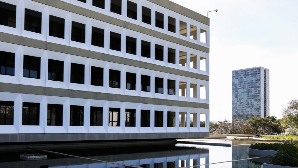 TCU pode suspender campanha do governo sobre escala 6×1