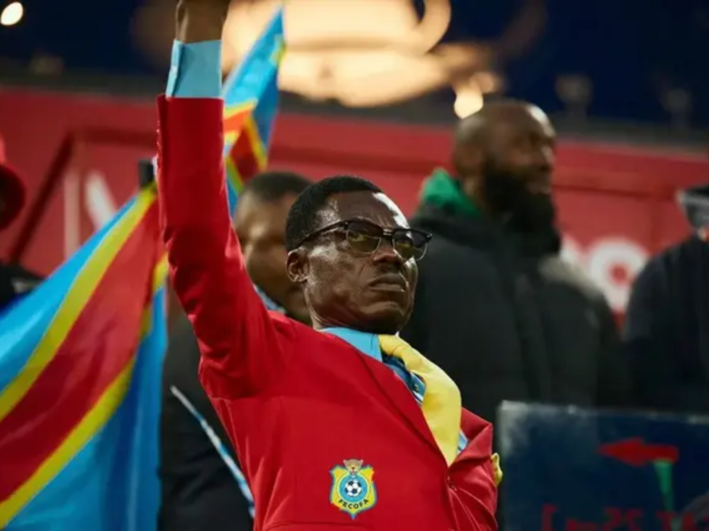 Torcedor vira estátua para homenagear herói da RD Congo na Copa 2026