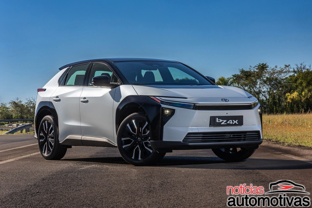 Toyota e Subaru enfrentam problemas em EVs por falha no software de bateria