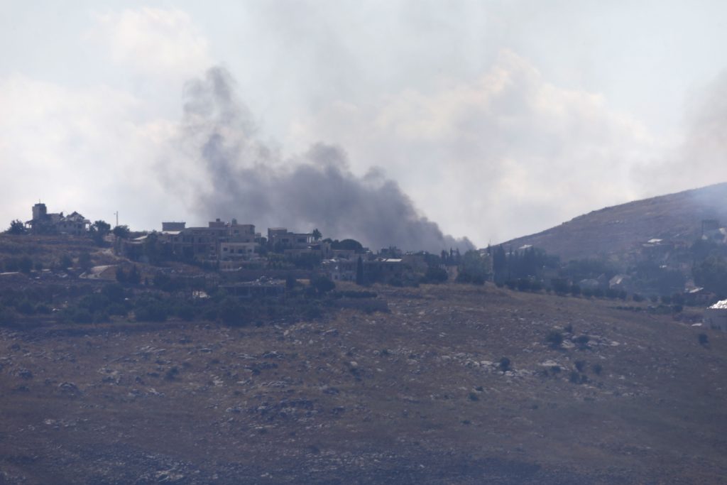 Trégua no Líbano resiste, mas israelenses seguem atirando