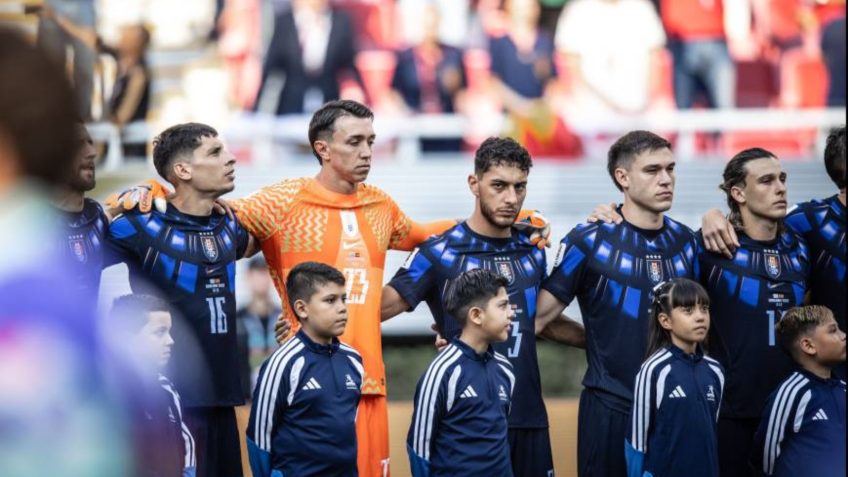 Uruguaios retornam em voos comerciais após eliminação na Copa do Mundo 2026