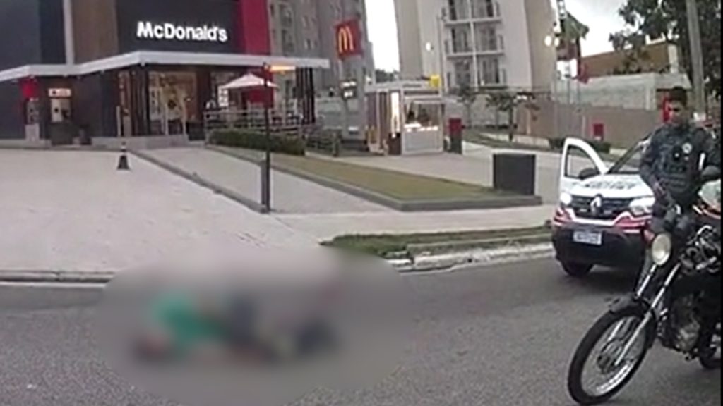 Vídeo mostra PM anunciando que vai matar homem antes de efetuar disparo em SP