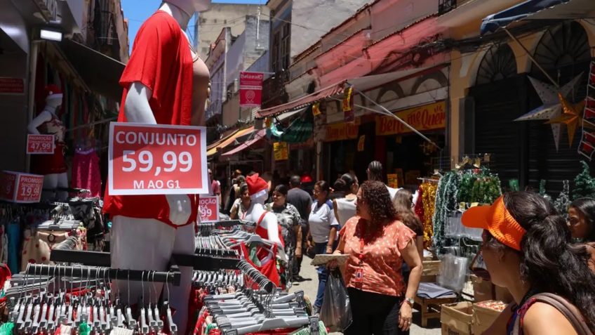 Varejo brasileiro cai 1,5% em abril e encerra sequência de altas