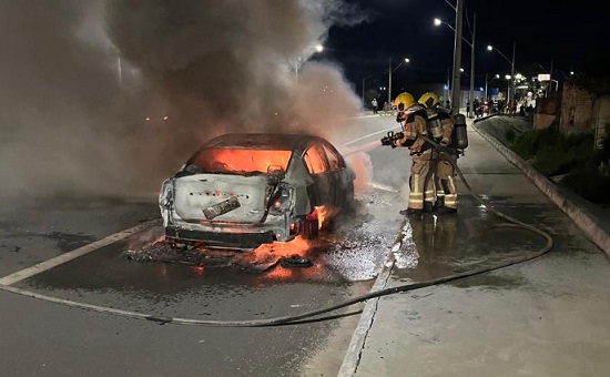 veiculo_incendio_avenida_bugio_foto_corpodebombeiros_020626