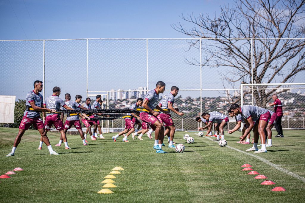 Vila Nova encara sequência decisiva após queda na liderança da Série B