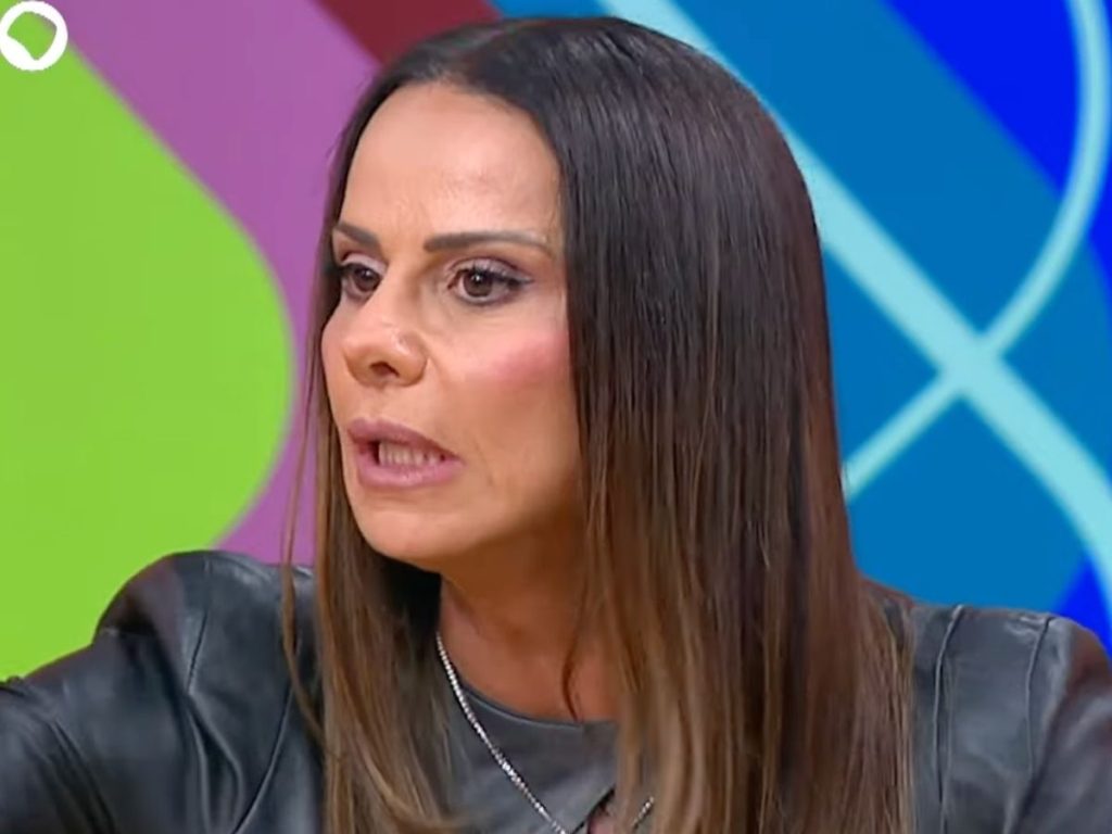 Viviane Araujo rebate etarismo no Carnaval aos 51 anos e ganha apoio famoso