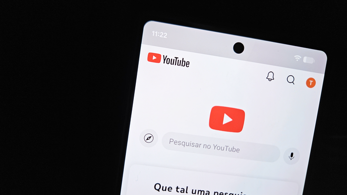 YouTube derruba ganhos de criadores anônimos ao combater IA