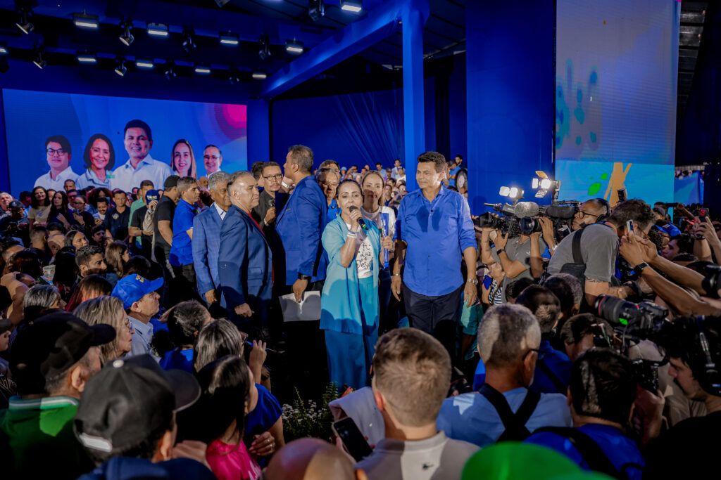 Emília Corrêa reforça apoio a Valmir de Francisquinho durante convenção do Republicanos no bairro Santa Maria, em Aracaju