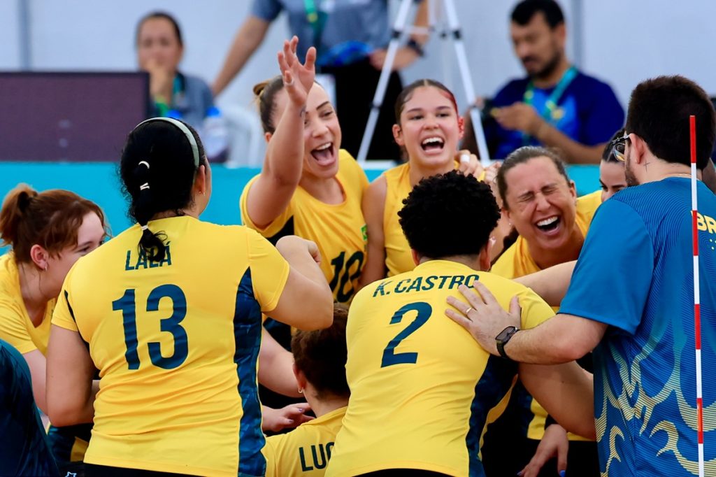 Seleções Brasileiras de Vôlei Sentado avançam invictas às semifinais dos Jogos Para-Sul-Americanos Valledupar 2026