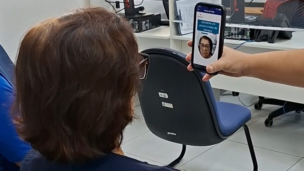 Aposentados e pensionistas aniversariantes de julho devem realizar a prova de vida