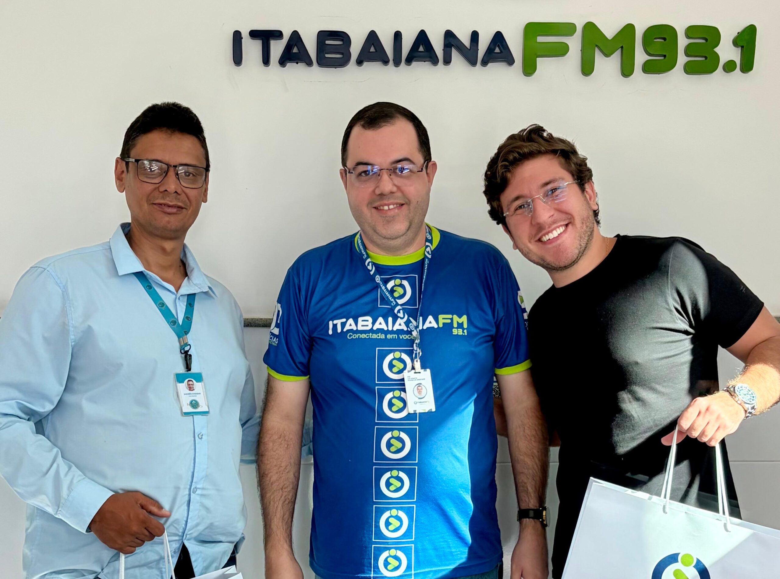 Empresário Augusto Ramalho visita a Itabaiana FM e destaca trajetória da Água Mineral Monte Claro