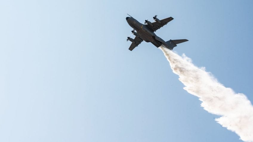 Airbus adapta A400M para combate a incêndios na França