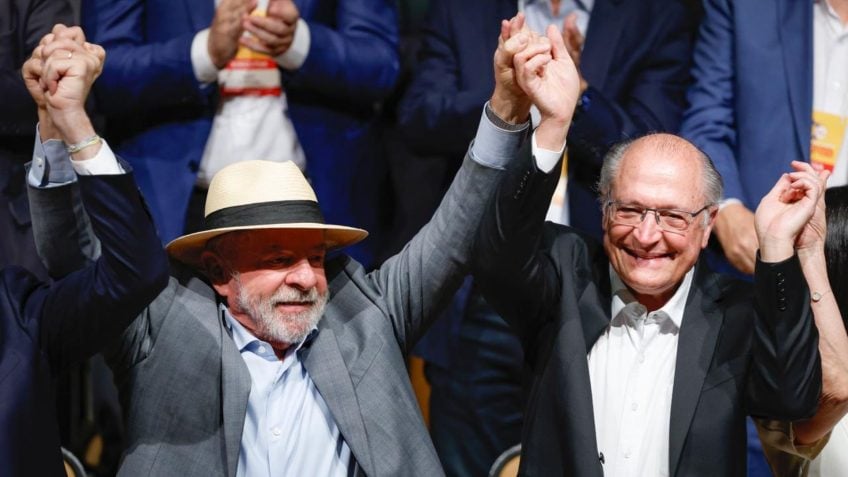 Alckmin critica Bolsonaro e confirma apoio a Lula na convenção do PSB