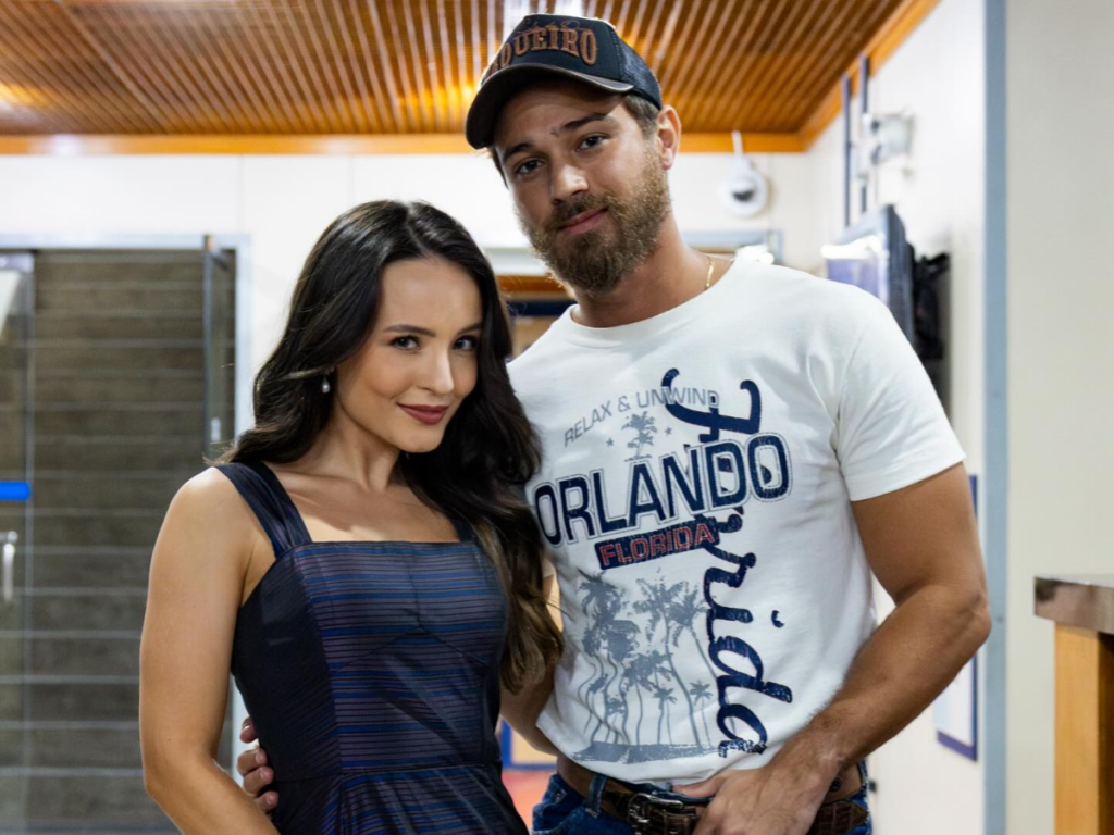André Luiz Frambach muda visual e surpreende Larissa Manoela: ‘Meu Deus!’