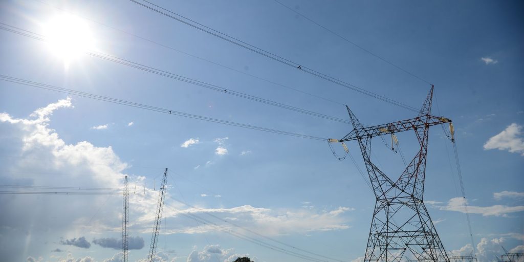 Aneel realiza leilão de quatro lotes de transmissão de energia em São Paulo