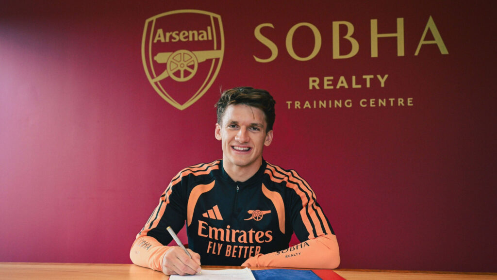 Arsenal fecha contratação de Christos Tzolis por £34 milhões