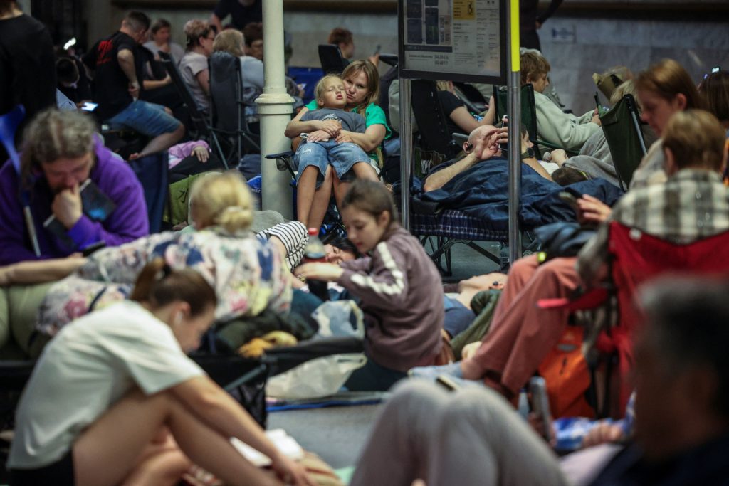 Ataques russos em Kiev resultam em nove mortos e feridos na capital ucraniana