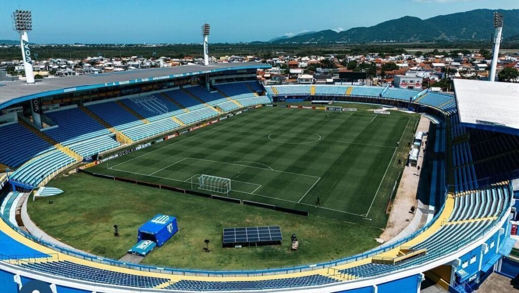Avaí e Náutico se enfrentam hoje pela Série B do Campeonato Brasileiro