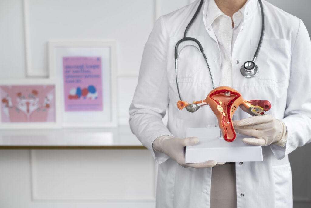 Avanços da cirurgia robótica no tratamento da endometriose são destacados por especialistas