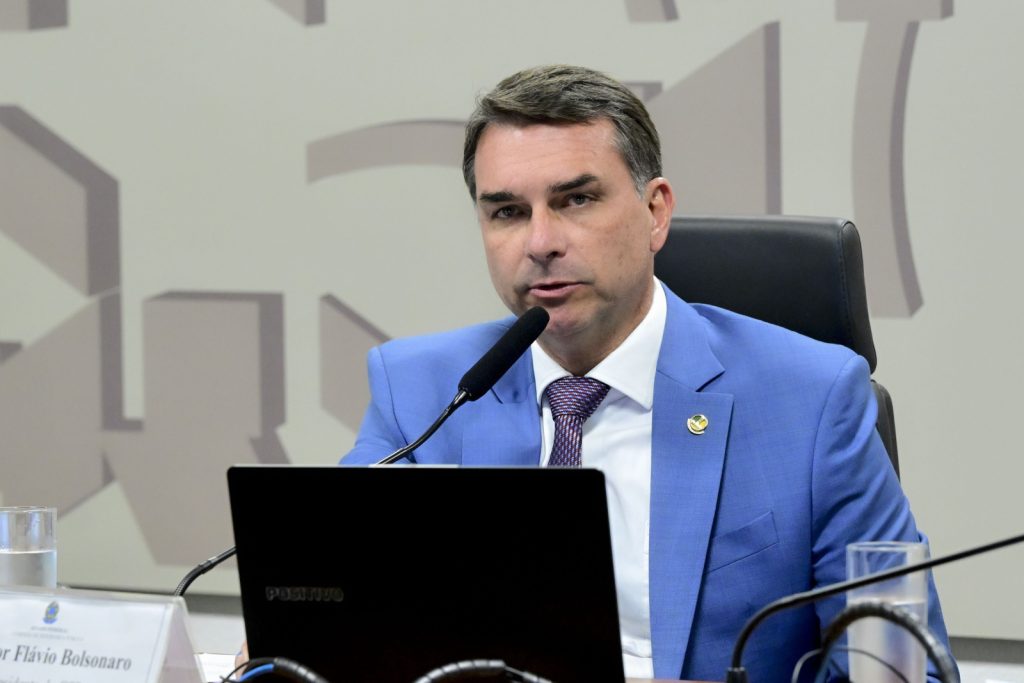 Bancada do PL busca alinhamento em defesa de Flávio nos palanques estaduais