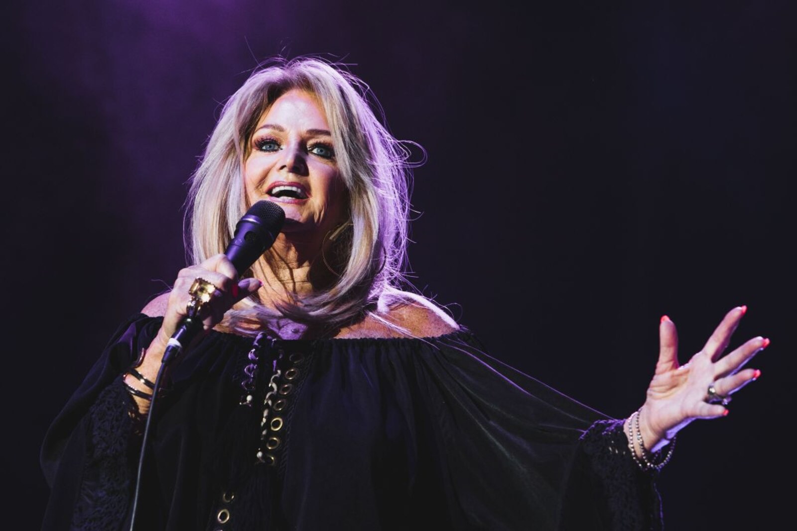 Mundo da música se despede de Bonnie Tyler, aos 75 anos 7 bon cov