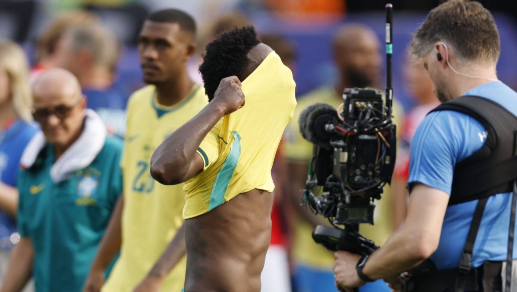 Brasil eliminado da Copa do Mundo: análise de ciclo problemático