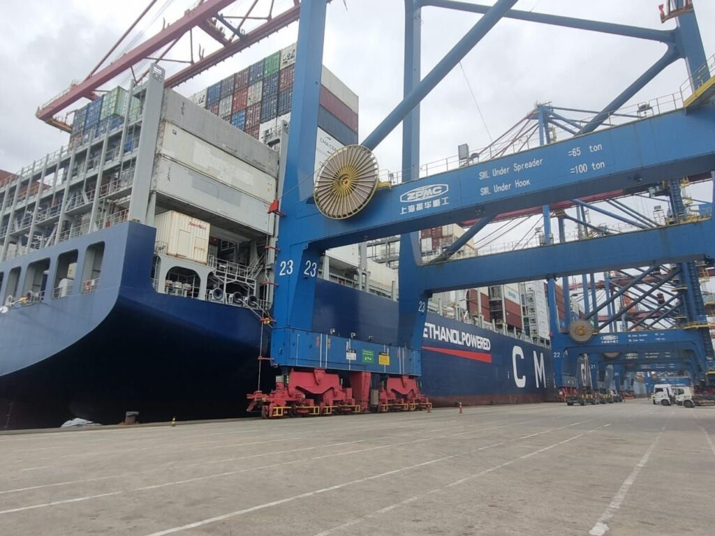 Brasil realiza primeiro abastecimento de navio com etanol no Porto de Santos