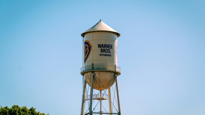 Cade aprova aquisição da Warner pela Paramount sem restrições