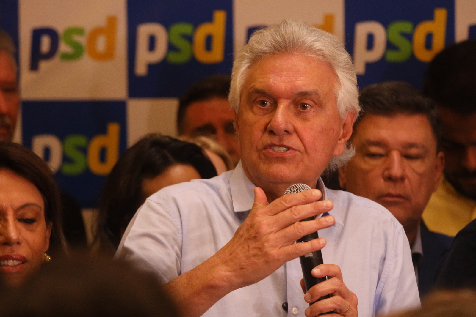 Caiado condena 'baixaria' e compara crise Brasil-Argentina a 'briga de rua'