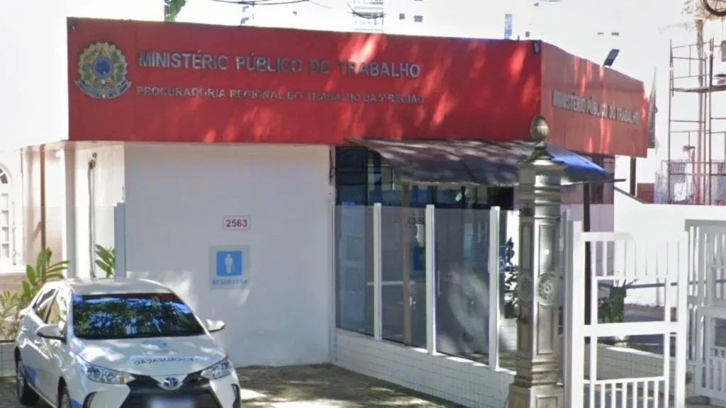 Carrefour deve indenizar R$ 200 mil por demissão coletiva na Bahia